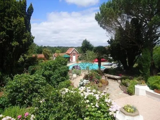 HOTEL LE MANOIR DE LA BARBACANE - Dış Mekan