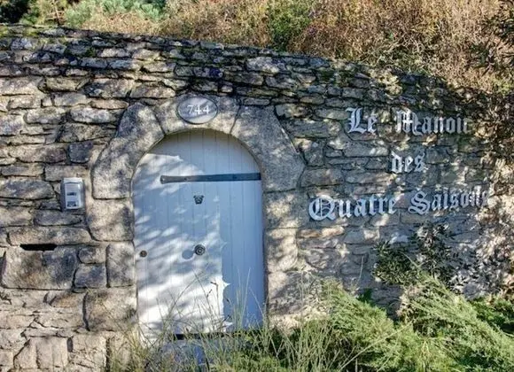 Le Manoir des Quatre Saisons - Dış Mekan