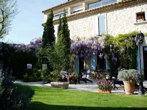 Le Mas de la Treille Bed & Breakfast - Dış Mekan