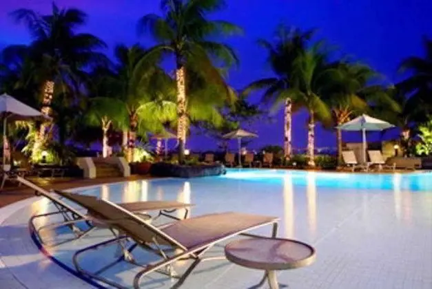 Le Meridien Kuala Lumpur - Havuz