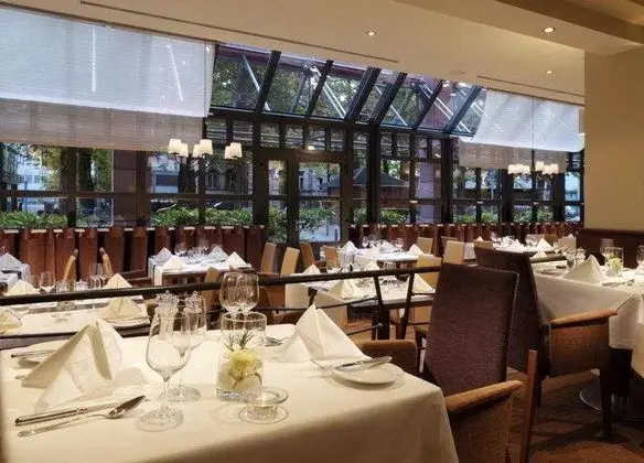 Le Méridien Parkhotel Frankfurt - Yeme / İçme