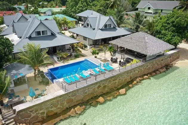 Le Nautique - Luxury Waterfront Hotel
