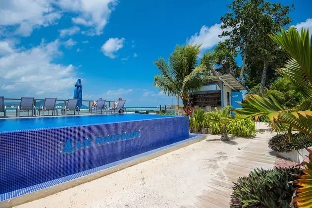 Le Nautique - Luxury Waterfront Hotel - Havuz