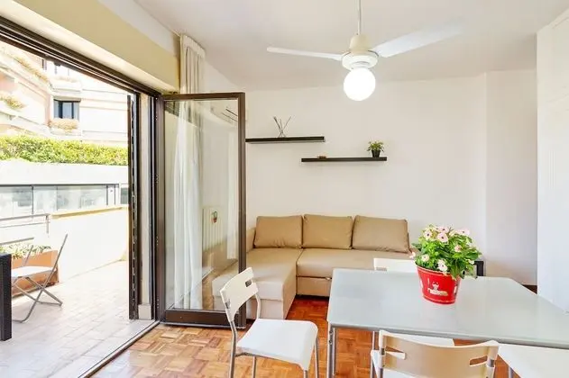 Le Palme Apt with Terrace and Sea View - İç Mekan