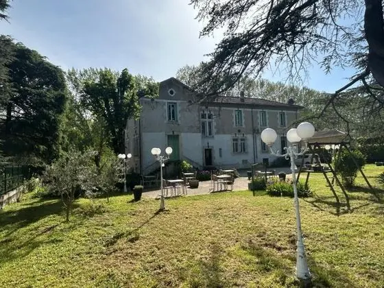 Le Parc aux Cèdres - Dış Mekan