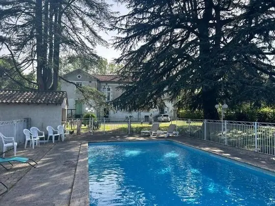 Le Parc aux Cèdres - Havuz