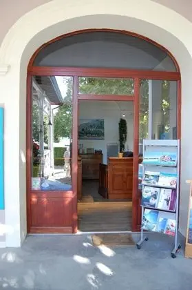 Le Pavillon des Fleurs - Lobi
