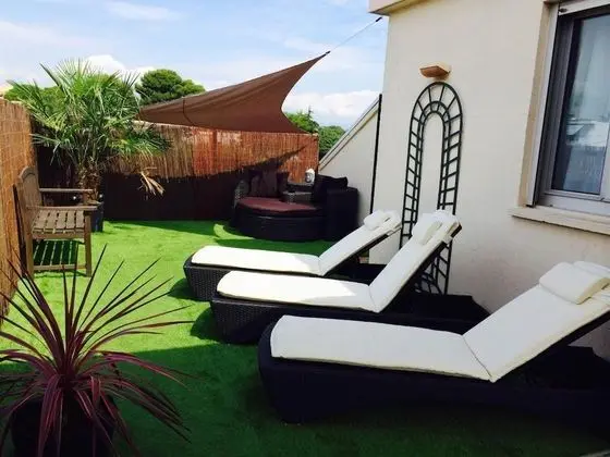 Hotel Le Petit Castel - Havuz