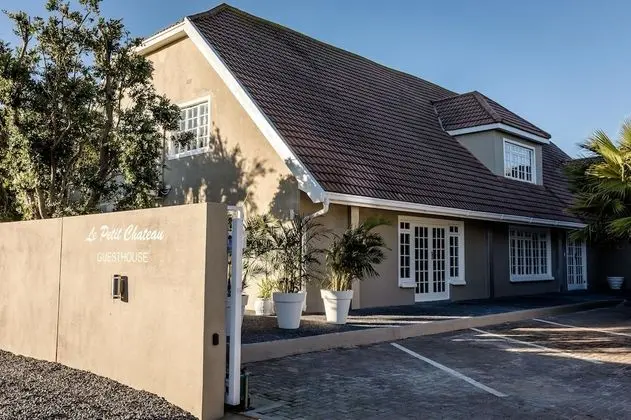 Le Petit Chateau