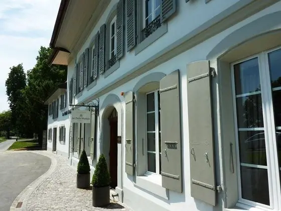 Le Petit Manoir
