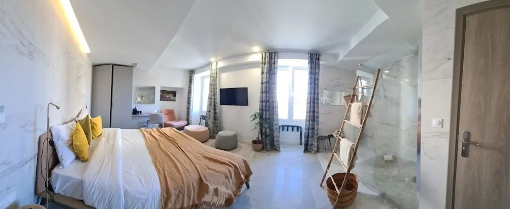 Le Petit Trianon et Le Charme des Suites