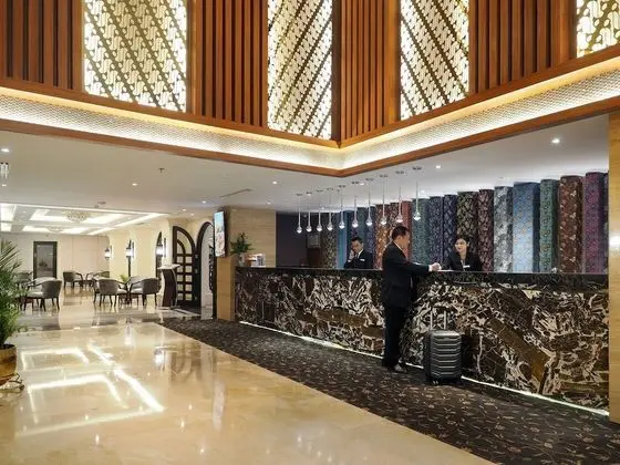 Le Polonia Hotel & Convention Medan - Lobi