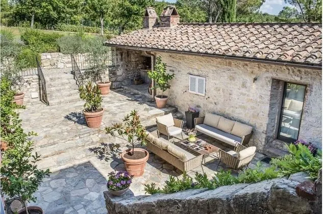 Le Pratola Luxury Villa