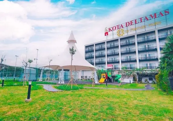 Le Premier Hotel Kota Deltamas