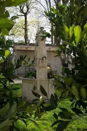 Le Puits d'Athie - Dış Mekan