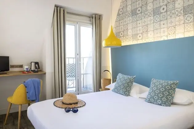 Le Régent Montmartre by Hiphophostels