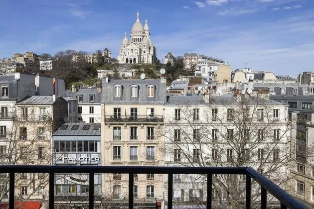 Le Régent Montmartre by Hiphophostels