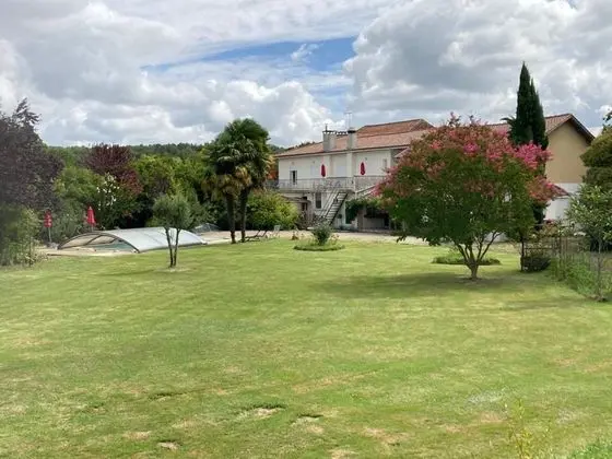 Le Relais De La Tour - Dış Mekan