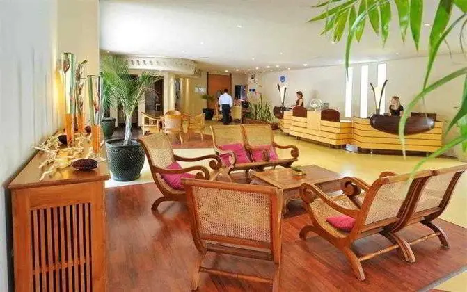 Le Relais de L'Hermitage Saint Gilles - Lobi