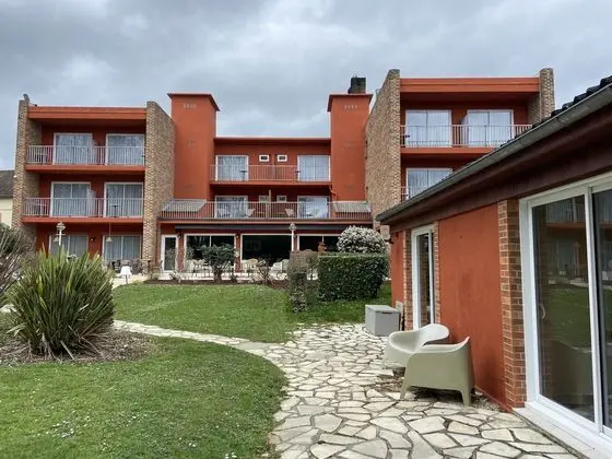Le Relais De Montigny - Logis - Dış Mekan