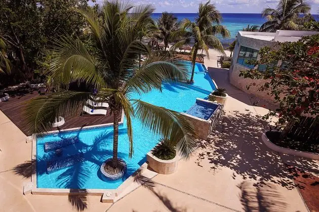 Le Reve Boutique Beachfront Hotel - Havuz
