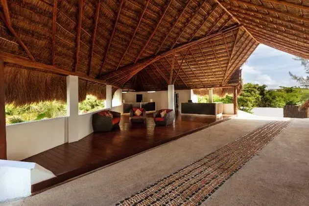 Le Reve Boutique Beachfront Hotel - Lobi