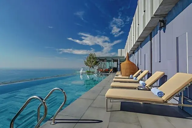 Le Sands Oceanfront Danang Hotel - Havuz