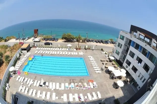 Le Six Resort Hotel