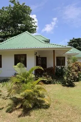 Le surmer self catering chalets - Dış Mekan