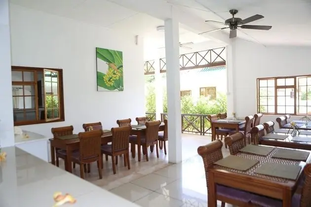 Le surmer self catering chalets - Mutfak