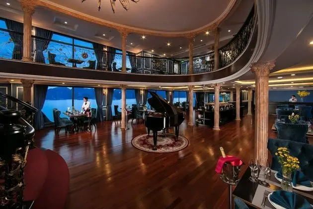 Le Theatre Cruise