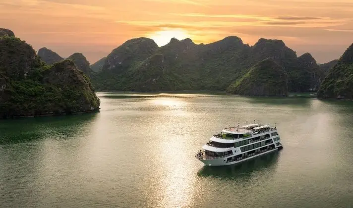 Le Theatre Cruise