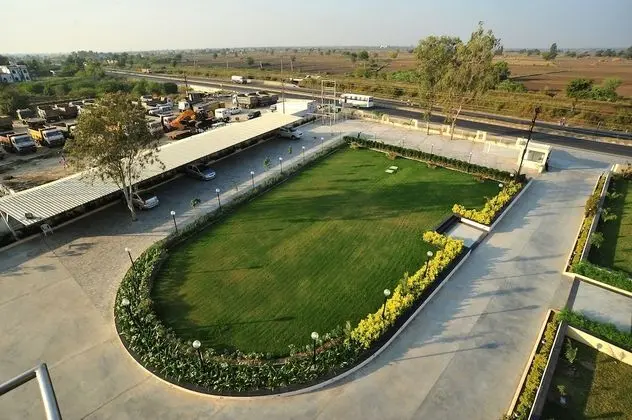Le Tokyo Hotel Sanand