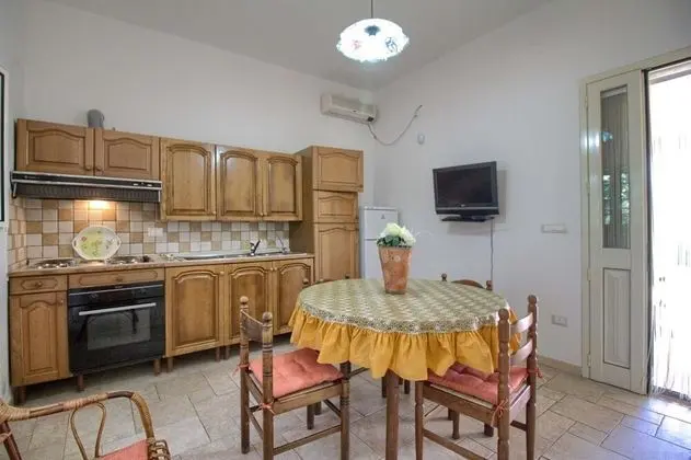 Le tre Serene, Typical House c Pescoluse Beach - Mutfak