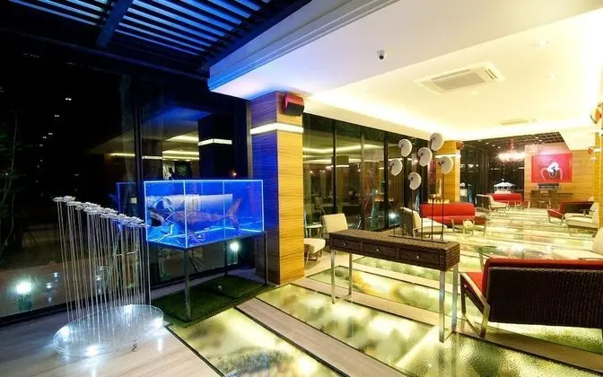 Le Vernissage Hotel - Lobi