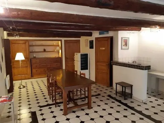 Le Vieux Platane - Lobi