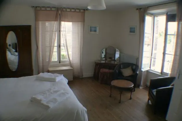 Le Voltaire Chambres et Table d'Hotes - Öne Çıkan Resim