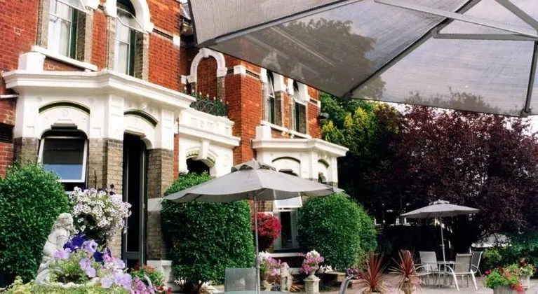 Leaside Hotel