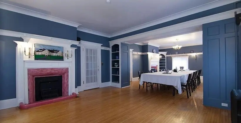 Leaside Manor by The Leaside Group - Lobi