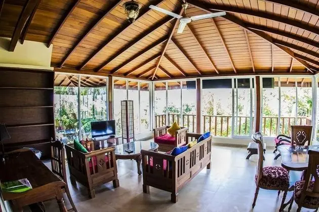 Leather Back Beach Villa - Lobi