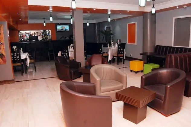 Leawood Hotel
