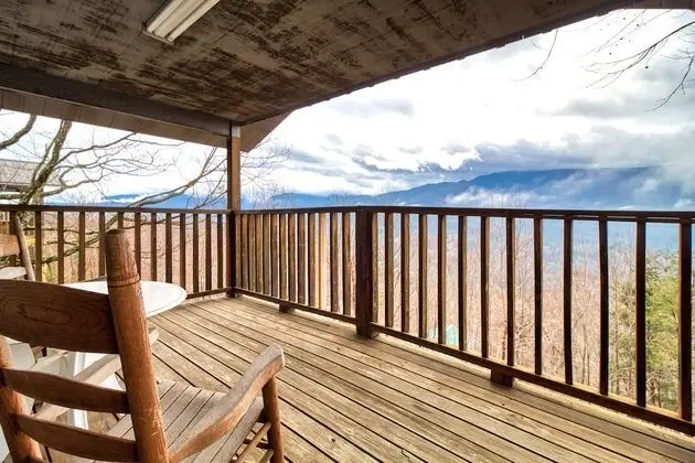 Leconte View 2 by Jackson Mountain Homes - Öne Çıkan Resim