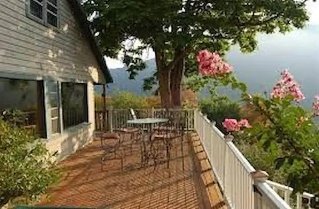 Ledge House Bed & Breakfast - Dış Mekanlar