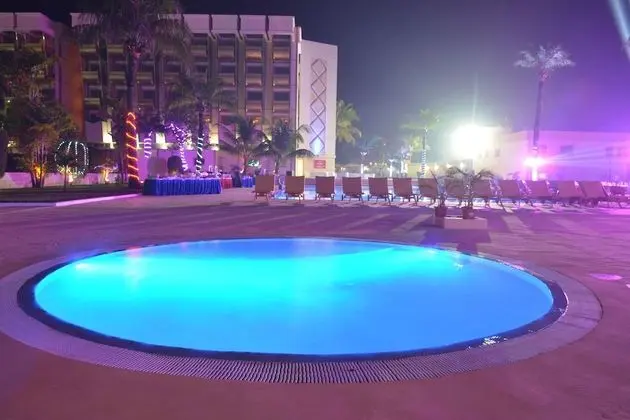 Ledger Hotel - Bissaus - Havuz
