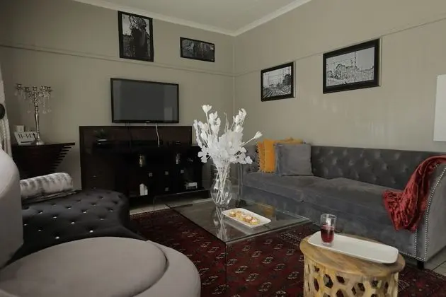 Ledumo Lodge