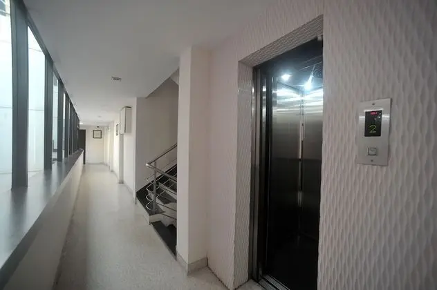 Hotel Lee International - İç Mekan