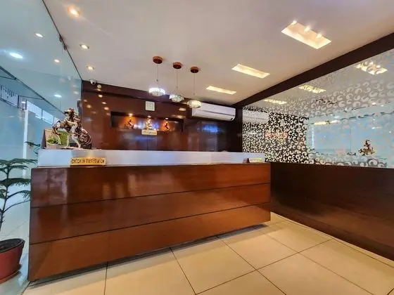 Hotel Lee International - Lobi