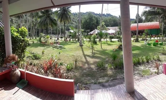 Lee Red House