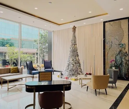 Leedon Hotel & Suites Surabaya