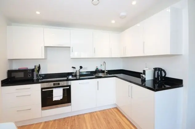 Leeds Urban Square Apartments - Mutfak